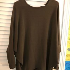 NWT Jolie Reid 3/4 Sleeve Knit Top